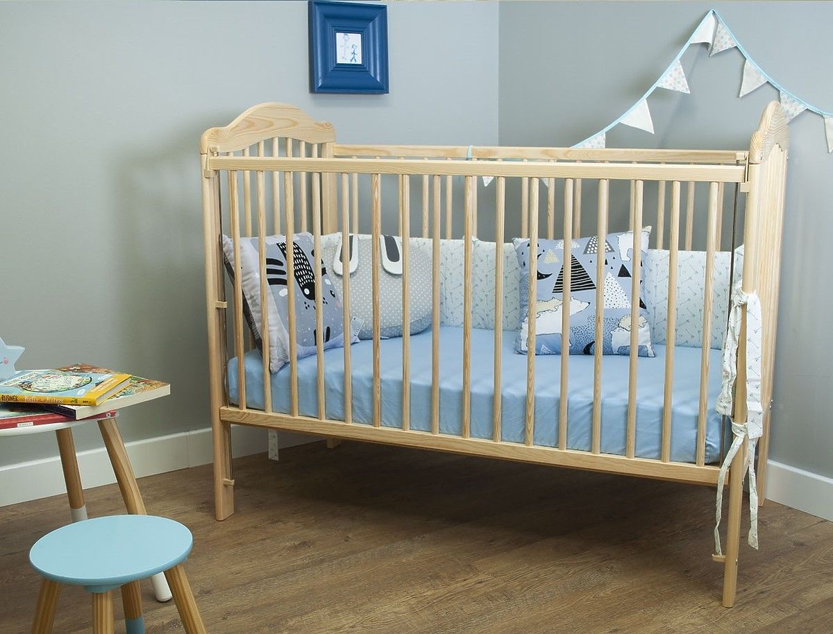 Cot Alek with pull down side natural banaby.eu