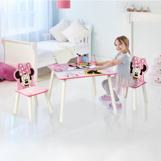 Children's table with Minnie Mouse chairs