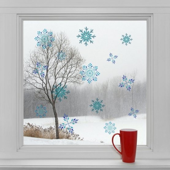 Christmas decoration to window - Snow flakes