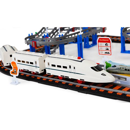 Battery-Powered Train and Car with Two Tracks City 108 Elements