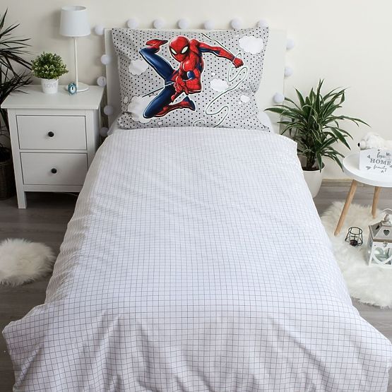 Bed linen with a glowing Spider-man effect 140 x 200 cm + 70 x 90 cm