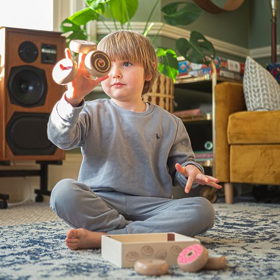 Bigjigs Toys Box with Donuts