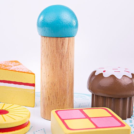 Bigjigs Toys Cake Stand with Cupcakes