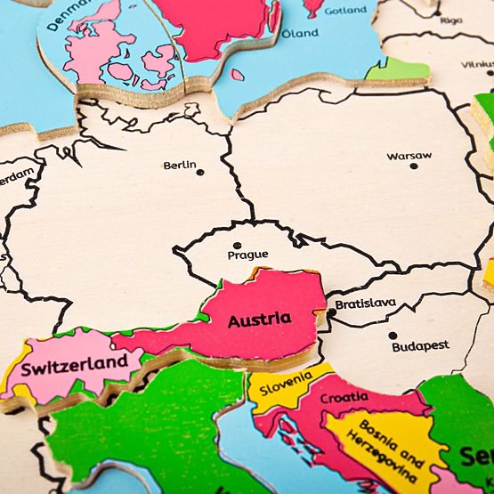 Bigjigs Toys Wooden puzzle map of Europe 25 pieces
