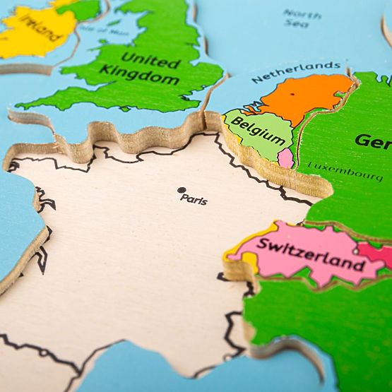 Bigjigs Toys Wooden puzzle map of Europe 25 pieces