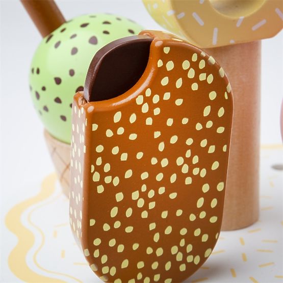 Bigjigs Toys Wooden stand with sweet treats