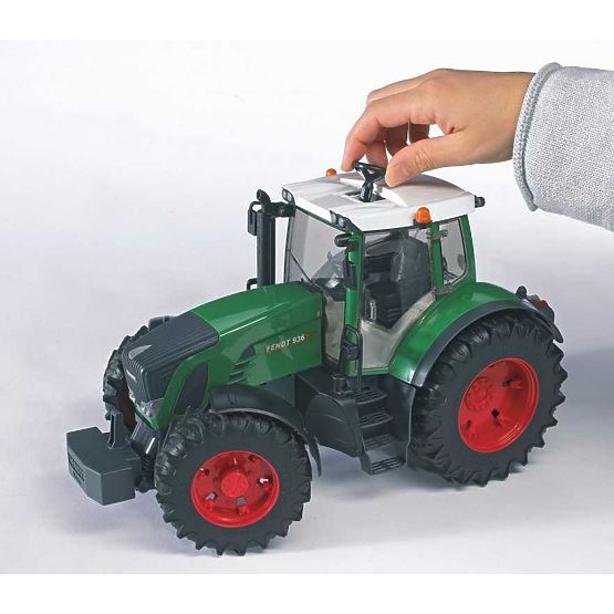 Bruder Tractor FENDT 936 Vario