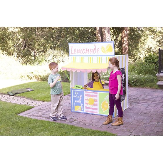 Children playing house Stand with lemonade