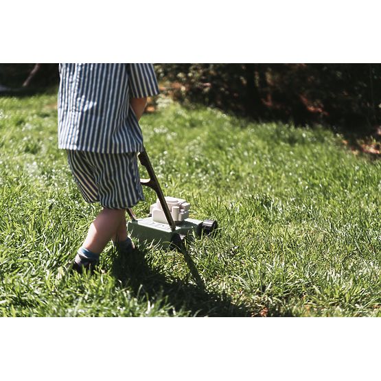 Children's lawn mower