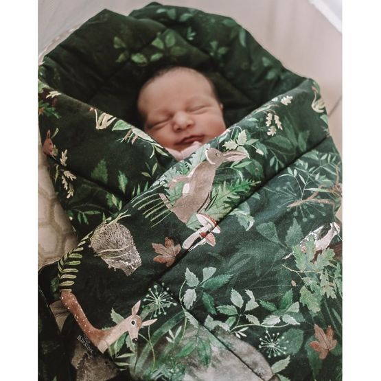 Children wrap The life in woods