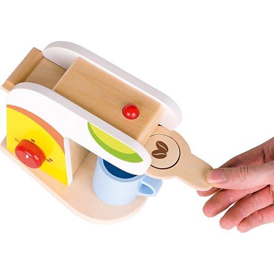 Colored coffee maker with capsules