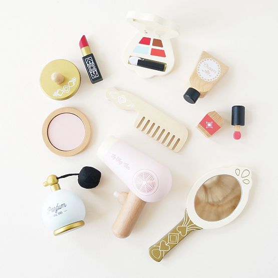Cosmetic Bag with Wooden Accessories