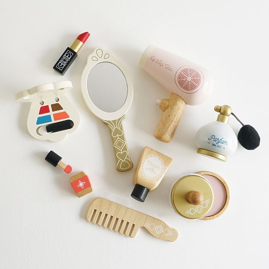 Cosmetic Bag with Wooden Accessories