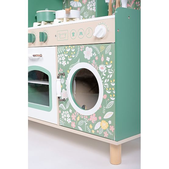 Esmeraldia - Kitchen with Washing Machine and Oven