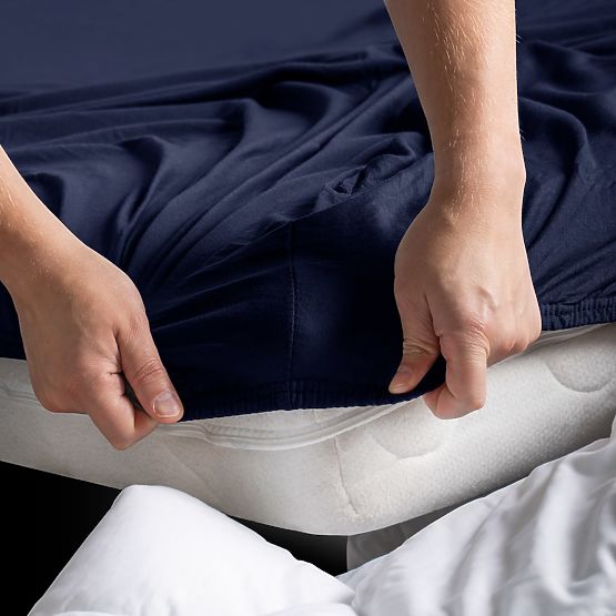 Fitted Sheet AMBER Navy Blue Classic Style Jersey Material 80-90x200 DecoKing