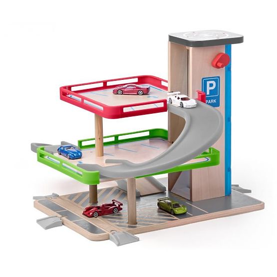 Garage with Elevator and Accessories