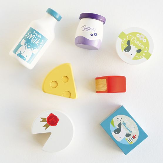 Le Toy Van Crate with dairy products