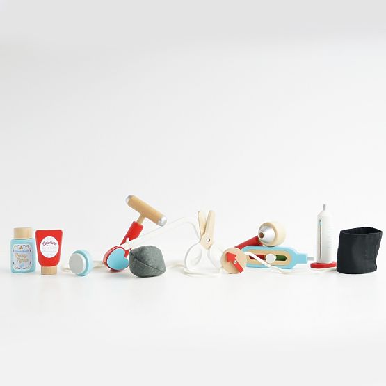 Le Toy Van Doctor's bag with accessories