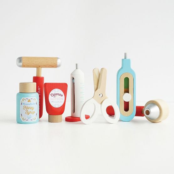 Le Toy Van Doctor's bag with accessories
