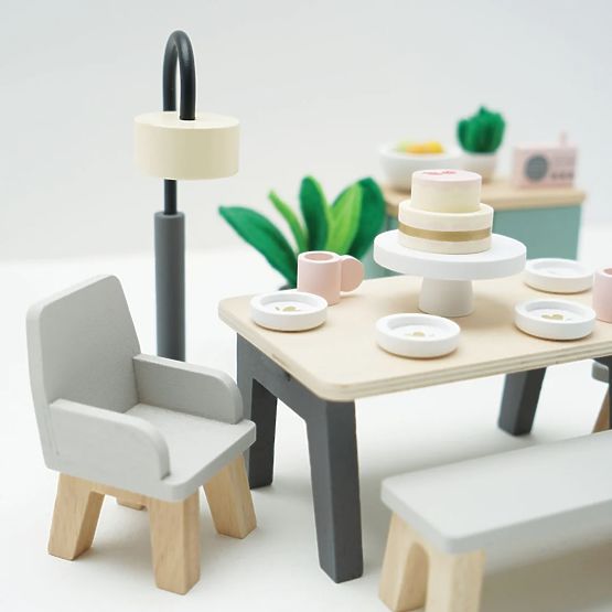 Le Toy Van Furniture Daisylane dining room