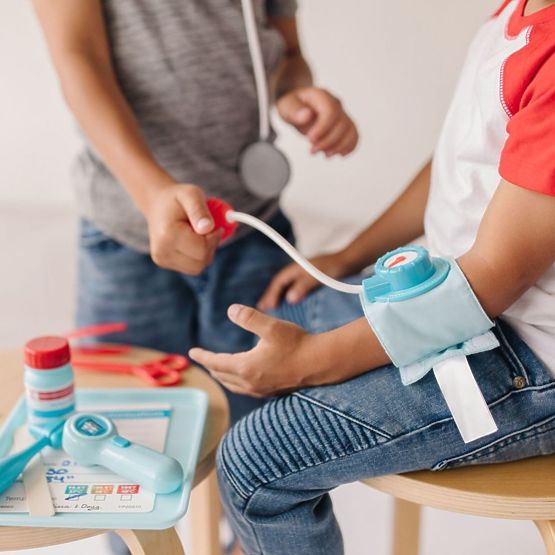 Melissa & Doug medical kit