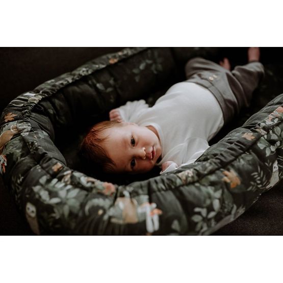 Reversible nest The life in woods