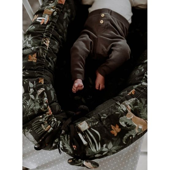 Reversible nest The life in woods