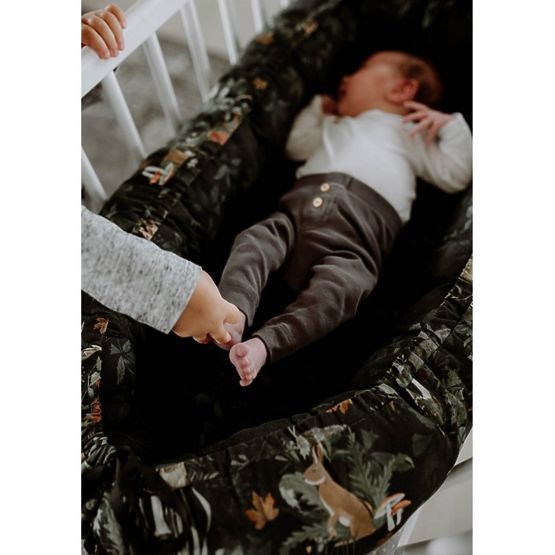 Reversible nest The life in woods