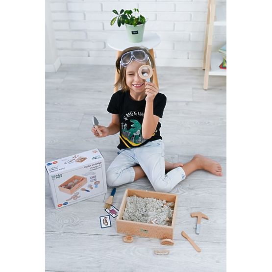 Set for little archaeologists
