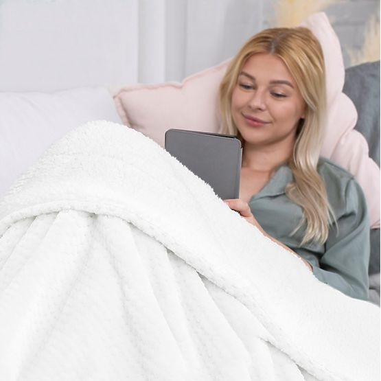 SHLEEPY White Jacquard Relief Classic Style Blanket 220x240