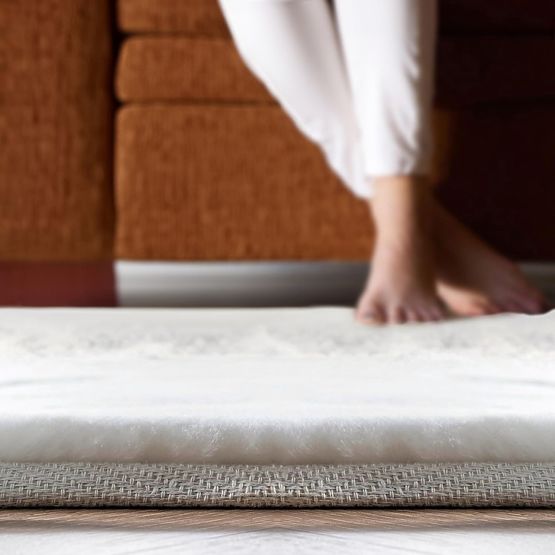Silk Carpet Rabbit - White Ecru