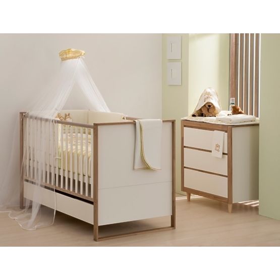Simple Baby Cot with Storage Drawer