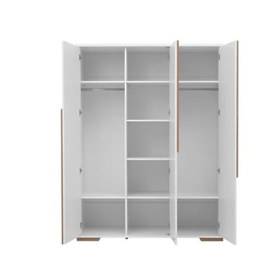 Wardrobe three-door Snap