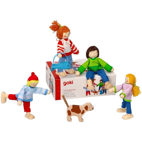 Wooden dolls on a trip