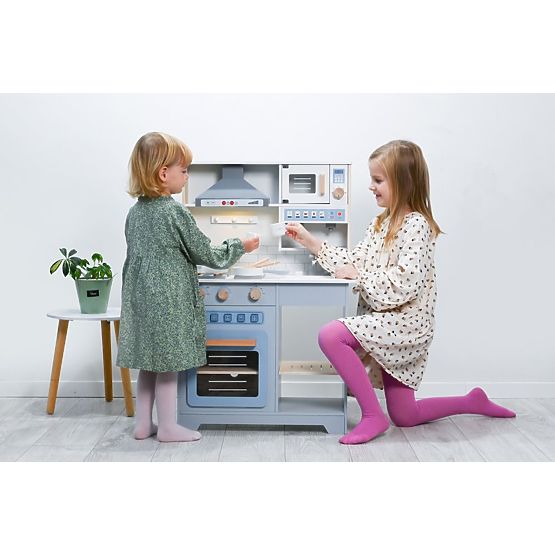 Wooden Interactive Kitchen with Range Hood