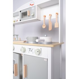 Lucy wooden kitchen with accessories