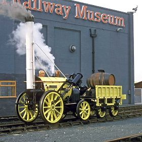 Bigjigs Rail Replica of the historic Rocket locomotive + 2 tracks