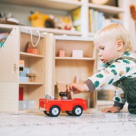 Bigjigs Toys Foldable Dollhouse with Accessories, Bigjigs Toys