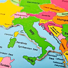 Bigjigs Toys Wooden puzzle map of Europe 25 pieces