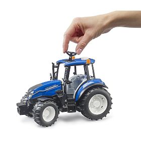 Bruder Tractor New Holland T5.120
