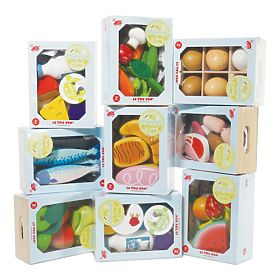 Le Toy Van Crate with vegetables