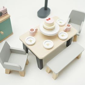 Le Toy Van Furniture Daisylane dining room