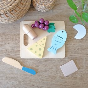 Wooden food - slicing - Snack combination